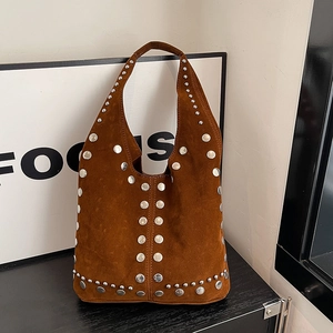 Sac Hobo Vintage En Daim Pour Femmes Avec Rivets Métalliques Style Punk Sac À Épaule Rétro Bohème