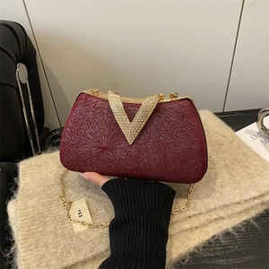 Luxury Evening Clutch Bag With V-Shaped Rhinestone Buckle Glitter PU Leather Party Banquet Shoulder Chain Purse For Women
