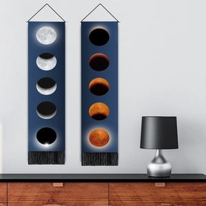 Lot de deux tapisseries murales phases de lune sur tissu bleu et franges noires