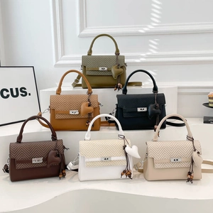 Women Fashion PU Leather Shoulder Bag With Heart Pendant Chevron Pattern Stitching Small Square Handheld Crossbody Satchel