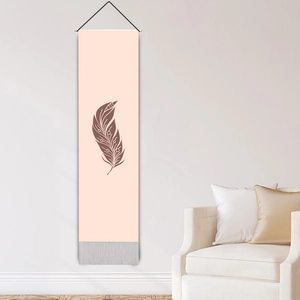 Nordischer Wandbehang mit Federdruck, rosa Hintergrund und grauen Quasten für Wohndekoration