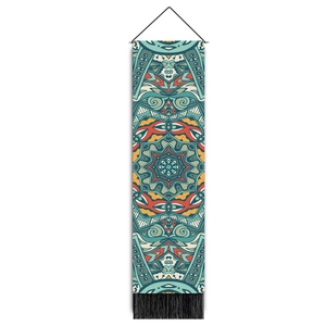 Tenture mandala bohème verticale aux motifs géométriques et pompons noirs décoratifs