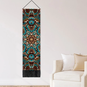 Arazzo verticale mandala boho con motivi floreali blu e nappe nere per decorazione casa