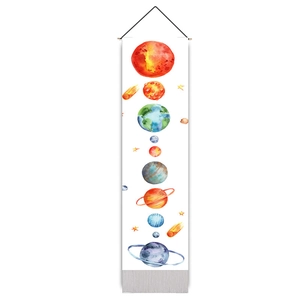 Wandbehang mit Sonnensystem-Planeten und Aquarellmotiven auf Leinwand mit Holzstab