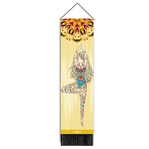 Detailansicht der Yoga-Wandbehang mit Mandala-Mustern und schwarzen Dekoquasten