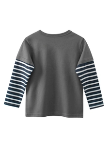 Langarm-T-Shirt für Jungen mit dunkelgrauem Body und gestreiften Patchwork-Ärmeln