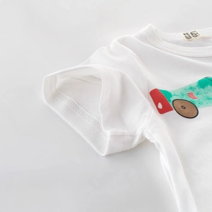 T-shirt en coton blanc pour garçons avec imprimé voiture de dessin animé et col rond
