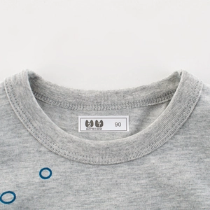 Kids grey cotton T-shirt neckline with 27KIDS label and blue print design detail