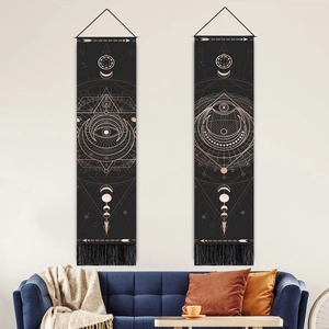 Lot de deux tapisseries de tarot noires avec motifs de phase de lune dorés et franges