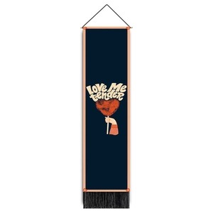 Tapiz de pared con soporte de madera, diseño de corazón y texto Love Me Tender