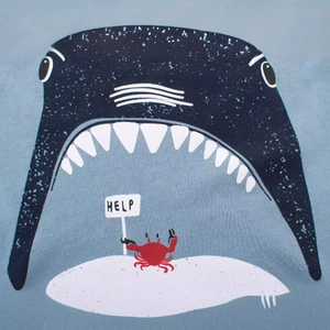 T-shirt bleu en coton pour garçon avec imprimé monstre marin et crabe humoristique