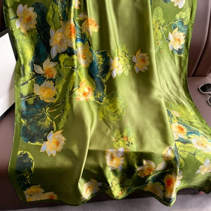 Écharpe en soie verte à imprimé lotus et drapé élégant, châle long 180x90cm femme