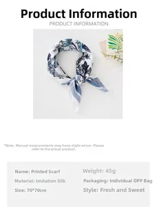 Détail du foulard 70cm en imitation soie avec imprimé papillon bleu et texture douce
