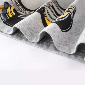 Boys gray cotton T-shirt with cartoon construction truck print and neat hem stitching
