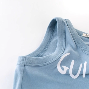 Débardeur bleu clair en coton pour garçon avec imprimé lettres et col à bords-côtes