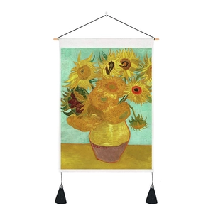 Détail de la tapisserie murale Tournesols de Van Gogh avec tringle et pompons noirs