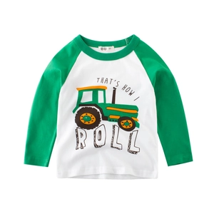 Spring boys' long-sleeve cotton T-shirt with green raglan sleeves and tractor print