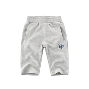 Pantaloncini casual in maglia grigia per bambini con elastico in vita e ricamo squalo