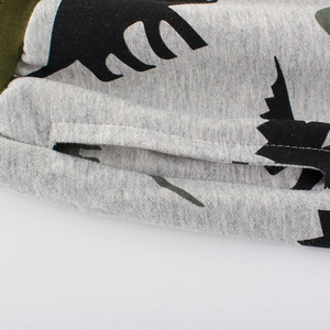 Short enfant en coton gris à motif dinosaure avec taille verte et poches latérales