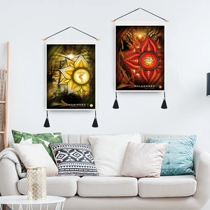 Chakra Wandteppiche im Boho-Stil mit Holzstangen und Quasten im modernen Wohnzimmer