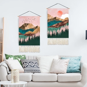 Set di due arazzi da parete moderni con paesaggio astratto di montagne e foresta al tramonto