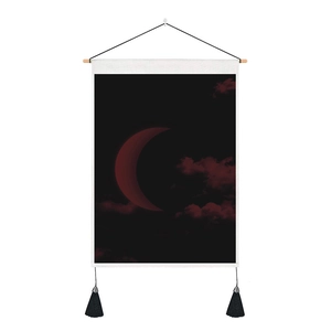 Tenture murale phases de lune avec croissant rouge et nuages sombres sur toile noire