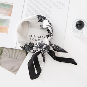 Women Vintage Floral Print Square Scarf Elegant Faux Satin Satin Neck Head Wrap Versatile Fashion Hair Accessory