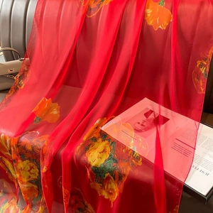 Châle en soie imprimé floral rouge rose pour femme en mousseline légère