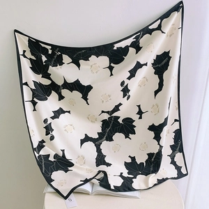 Franse Elegante Satijnen Vierkante Sjaal Bloemenprint Mode Zijde-Achtige Sjaal Nek Accessoire Voor Vrouwen Decoratieve Sjaal