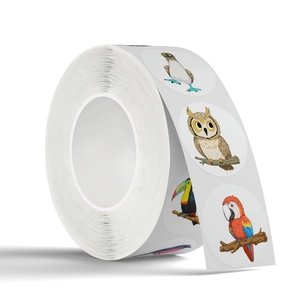 Rouleau d'autocollants circulaires colorés illustrant des oiseaux pour enfants et cadeaux