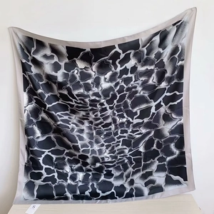Grand Foulard Carré Pour Femme En Satin De Serge Imitation Satin Imprimé Animal Girafe Léger Mode Châle