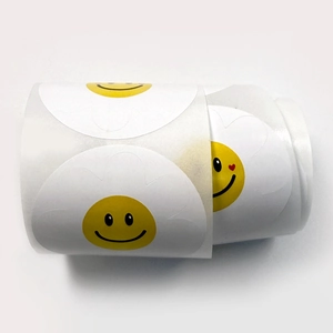 Rouleau d'autocollants sourire floral avec pétales blancs et centres jaunes pour DIY déco
