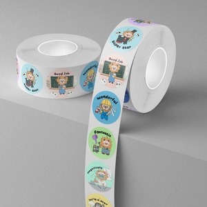 Rol met cartoon leeuwen beloningsstickers voor studenten met diverse beroepskarakters