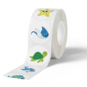 Rol met kleurrijke cartoon zeedier stickers voor kinderen en beloningen op school