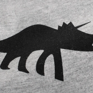 T-shirt grigia in cotone per bambini con stampa silhouette di dinosauro triceratopo nero