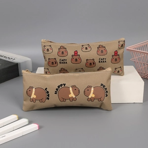 Detail van Capybara Oxford-stoffen etuis met schattige prints en een ritssluiting