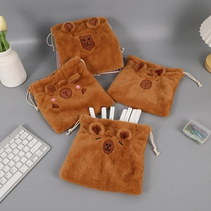 Sacchetti di peluche a forma di capibara con coulisse per organizzare la scrivania