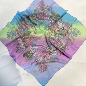 Foulard ethnique dégradé arc-en-ciel à imprimé fleuri, carré de 70cm en coton et polyester