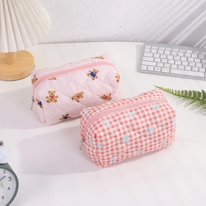 Trousse matelassée avec motif ours et nœud vichy grand organiseur de maquillage