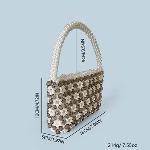 Detaillierte Maße der handgefertigten Perlenhandtasche mit Perlenriemen und geometrischer Textur