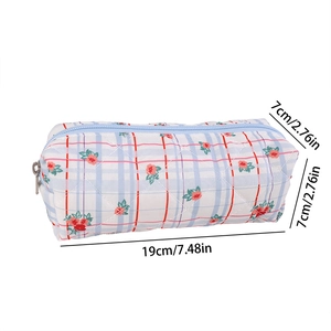 Estuche floral acolchado con dimensiones 19x7x7cm para maquillaje y papelería