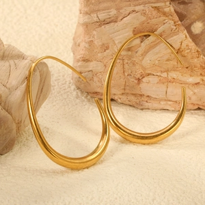 Boucles d'oreilles créoles ovales plaquées or 18 carats sur support en pierre naturelle