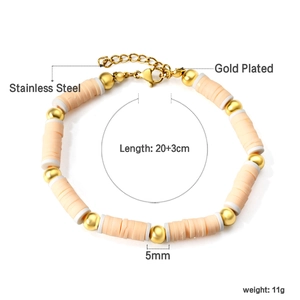 Dettaglio di perline Heishi da 5 mm rosa e beige con chiusura in acciaio inossidabile