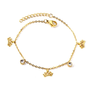 Bracelet doré avec pendentifs couronne et breloques cristal, fermoir ajustable