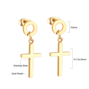 Détail de boucles d'oreilles croix en acier inoxydable doré avec dimensions précises