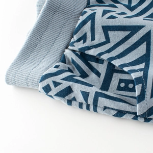 Short d'été en tricot pour garçons avec motif géométrique labyrinthe gris et bleu