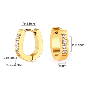 Détails des boucles d'oreilles ovales en acier plaqué or avec quatre zircons blancs