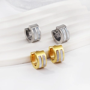 Boucles d'oreilles créoles en acier argenté et doré avec incrustations de nacre