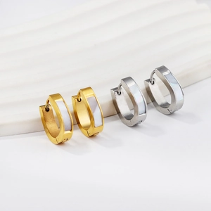Boucles d'oreilles en acier inoxydable en U avec nacre blanche en doré et argent