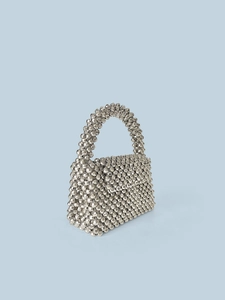 Sac pochette en perles argentées fait main avec finition métallique et anse tressée